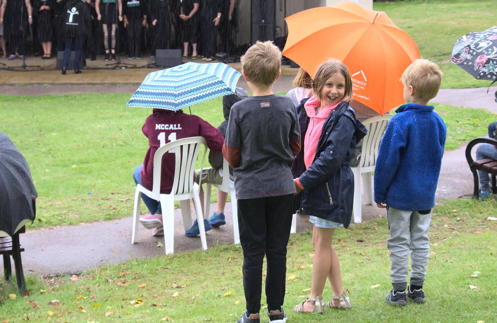 Fred, Sophie and Harry are watching, from Diss Fest, or Singin' in the Rain, Diss, Norfolk - 23rd July 2017