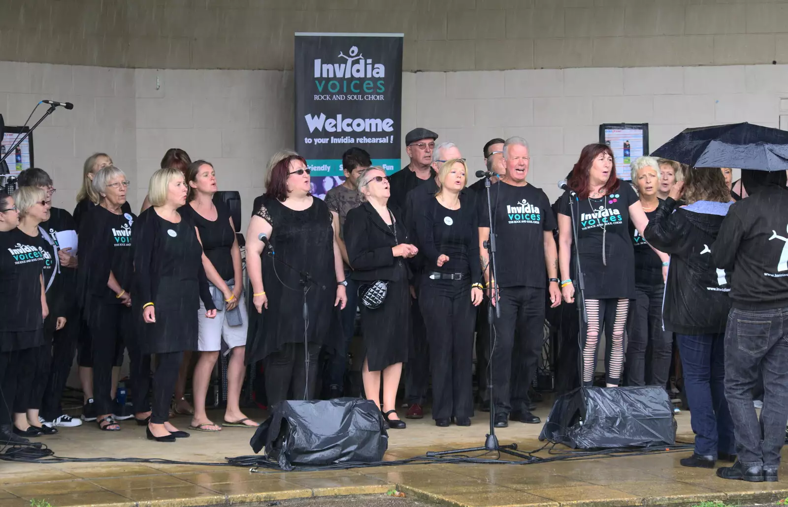 The choir is singing in the rain, from Diss Fest, or Singin' in the Rain, Diss, Norfolk - 23rd July 2017