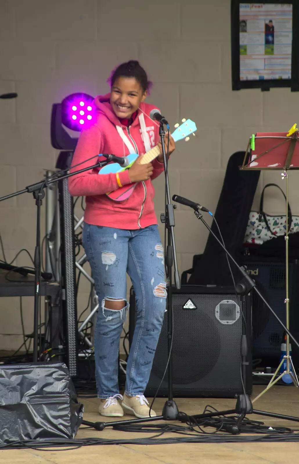 A great singing/ukulele combination, from Diss Fest, or Singin' in the Rain, Diss, Norfolk - 23rd July 2017