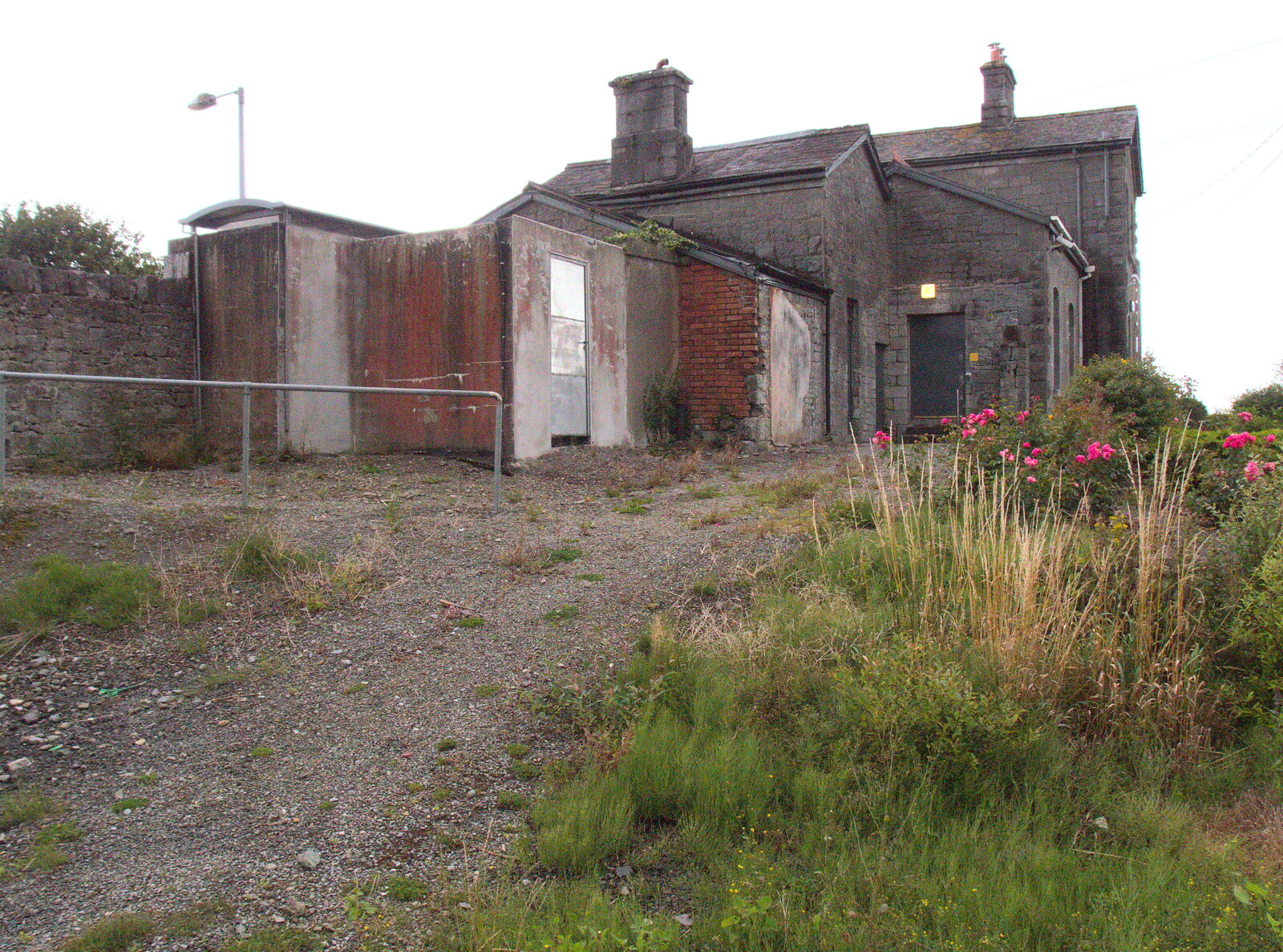 Farranfore station manages to look derelict from Liverpool to Baile an Sceilg, County Kerry, Ireland - 30th July 2017