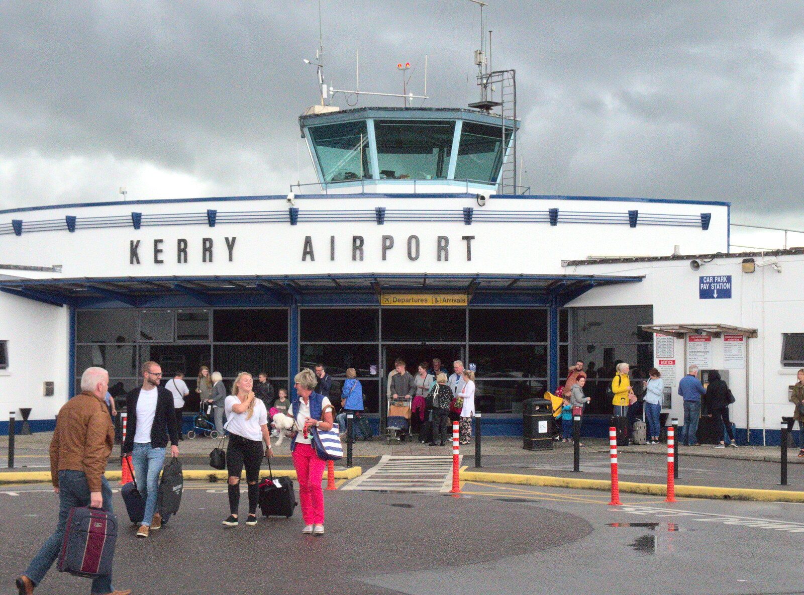Crowds outside Kerry Airport from Liverpool to Baile an Sceilg, County Kerry, Ireland - 30th July 2017