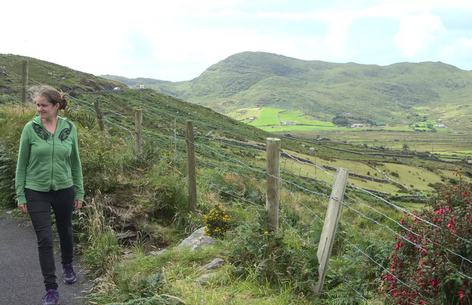 Isobel walks around, from Baile an Sceilg to An tSnaidhme, Co. Kerry, Ireland - 31st July 2017