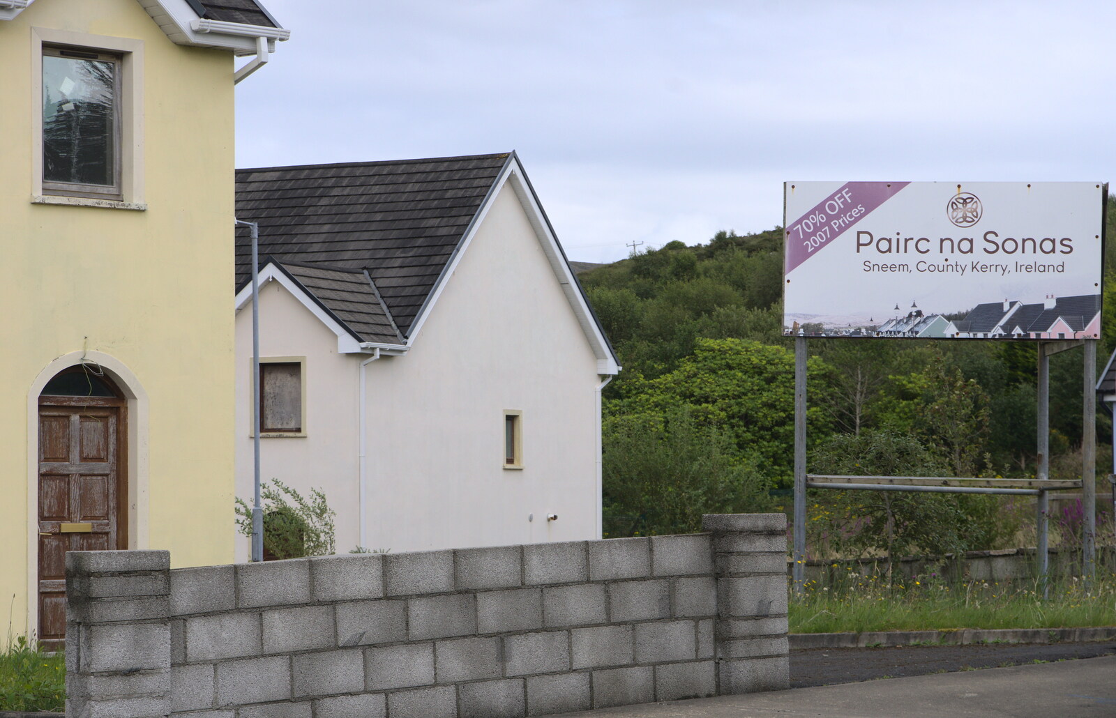 The houses in Pairc na Sonas are 70% off  from Baile an Sceilg to An tSnaidhme, Co. Kerry, Ireland - 31st July 2017