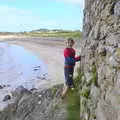 Fred climbs round the outside of the castle, Baile an Sceilg to An tSnaidhme, Co. Kerry, Ireland - 31st July 2017