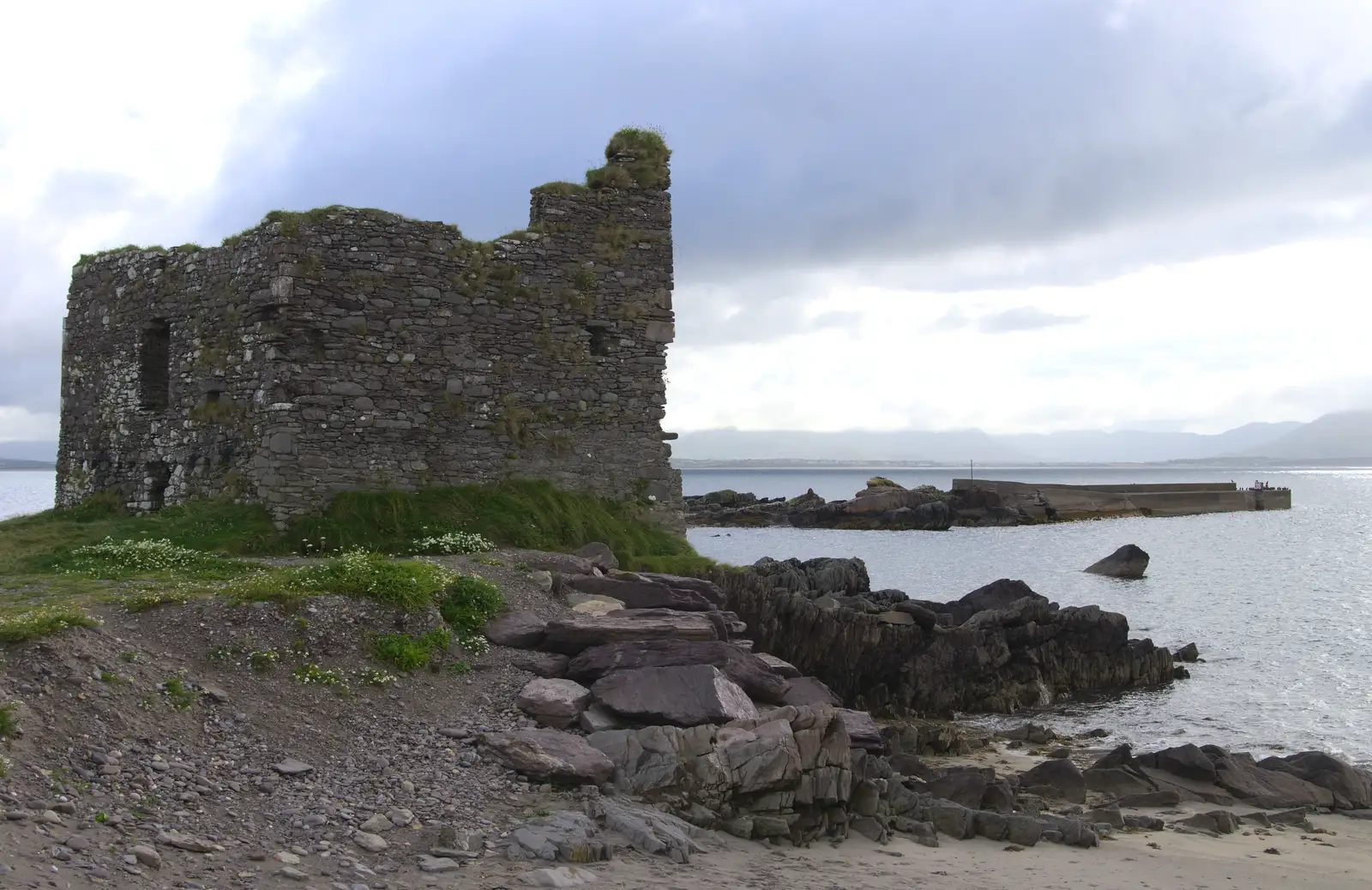 The remains of the castle keep, from Baile an Sceilg to An tSnaidhme, Co. Kerry, Ireland - 31st July 2017