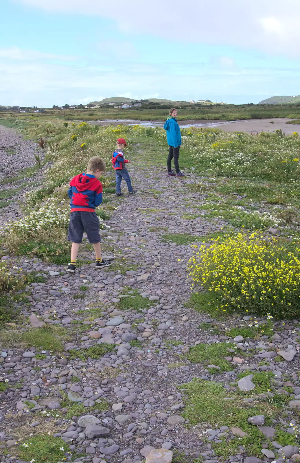 We walk around on the spit, from Baile an Sceilg to An tSnaidhme, Co. Kerry, Ireland - 31st July 2017