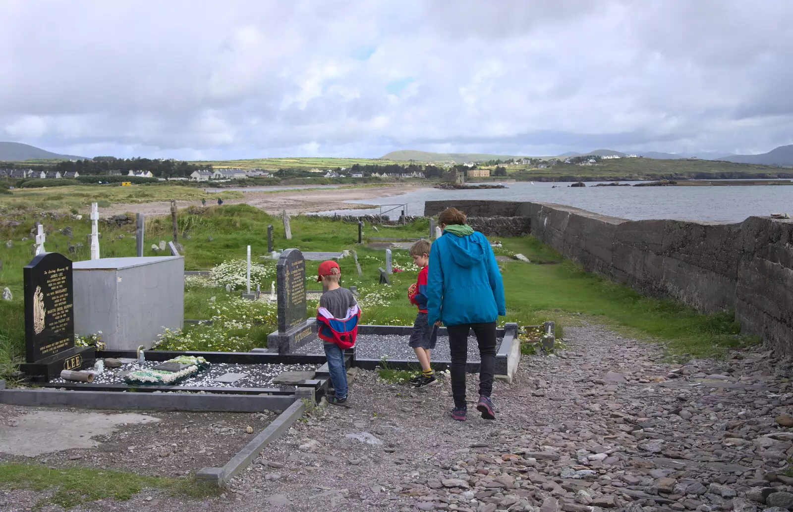 We look at graves for a bit, from Baile an Sceilg to An tSnaidhme, Co. Kerry, Ireland - 31st July 2017