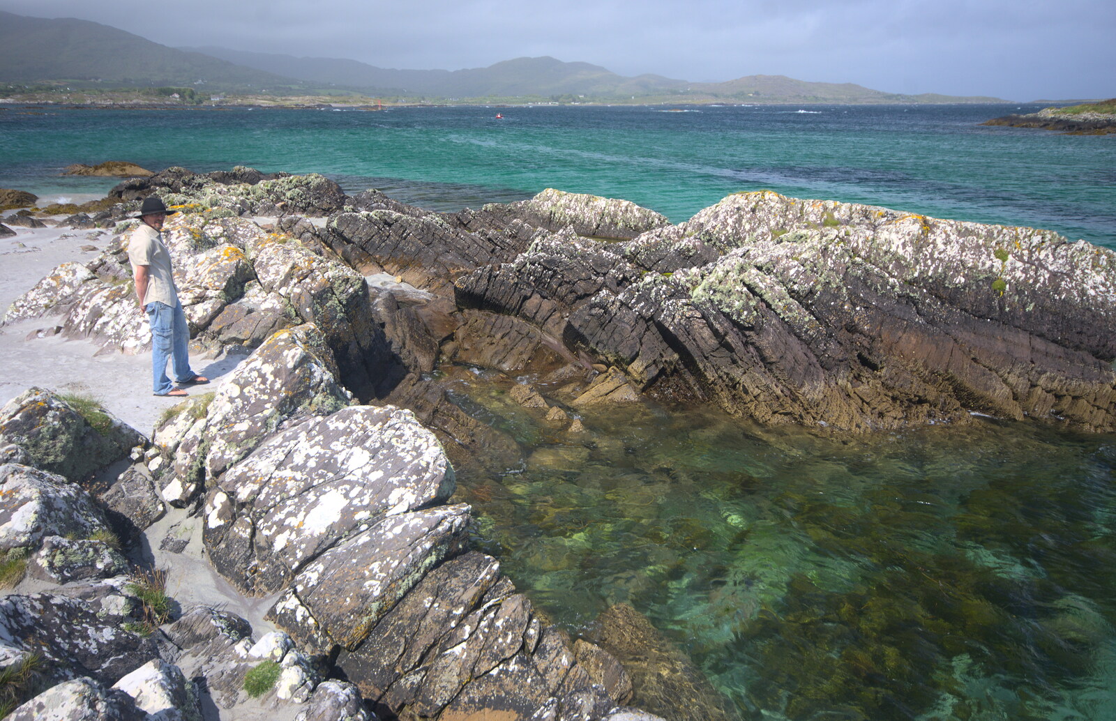 Philly regards the Caribbean-style waters from Staigue Fort and the Beach, Kerry, Ireland - 2nd August 2017