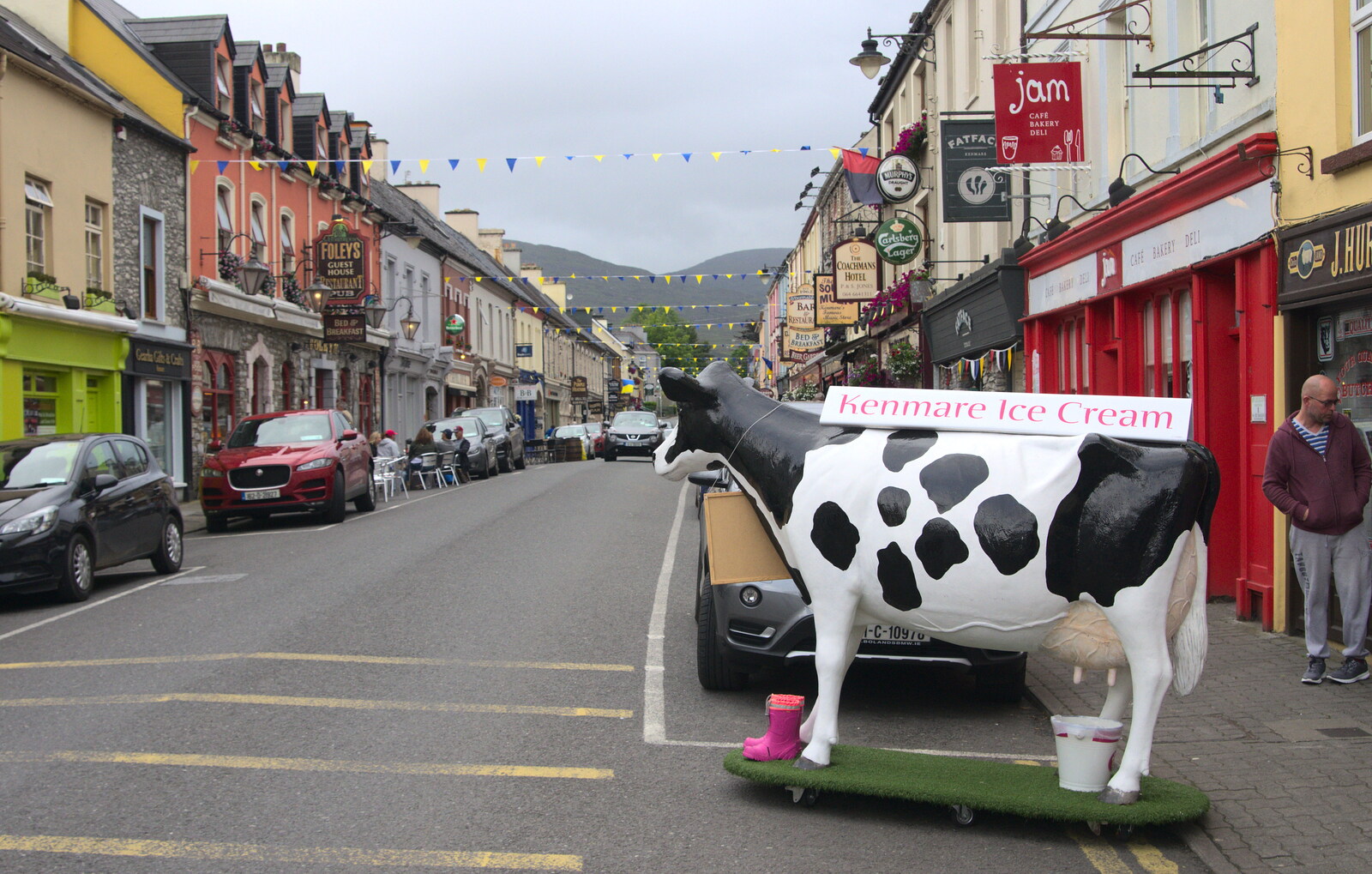 The Kenmare ice-cream cow looks up the High Street from A Seafari Boat Trip, Kenmare, Kerry, Ireland - 3rd August 2017