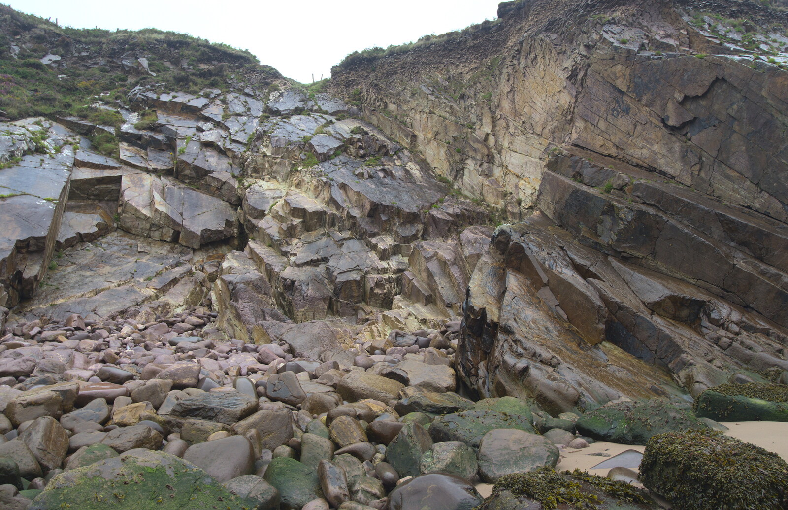 The beach displays some epic geology from Minard Beach and Ceol Agus Craic, Lios Póil, Kerry - 6th August 2017