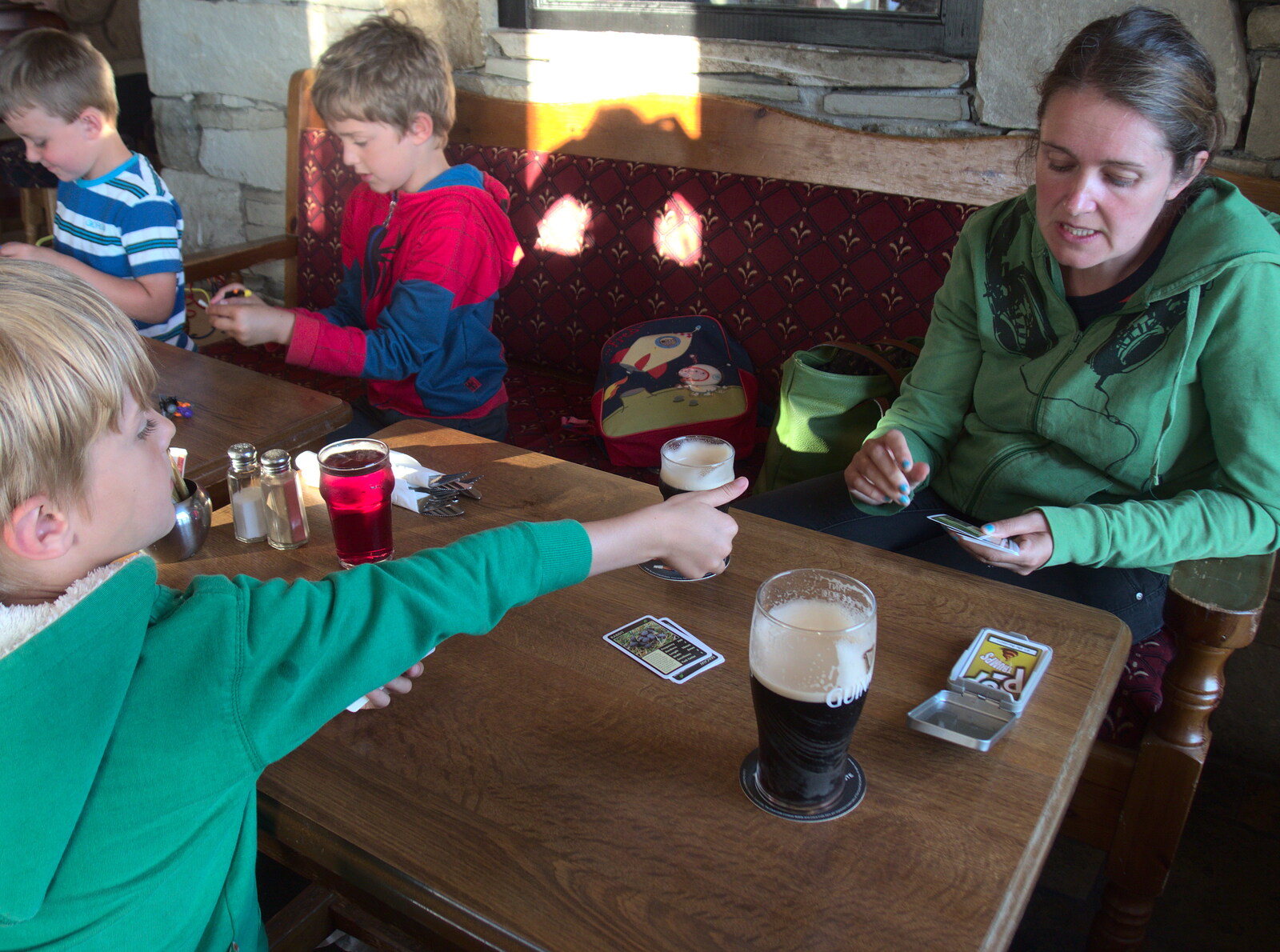 Harry plays Top Trumps with Isobel from Surfing Achill Island, Oileán Acla, Maigh Eo, Ireland - 8th August 2017