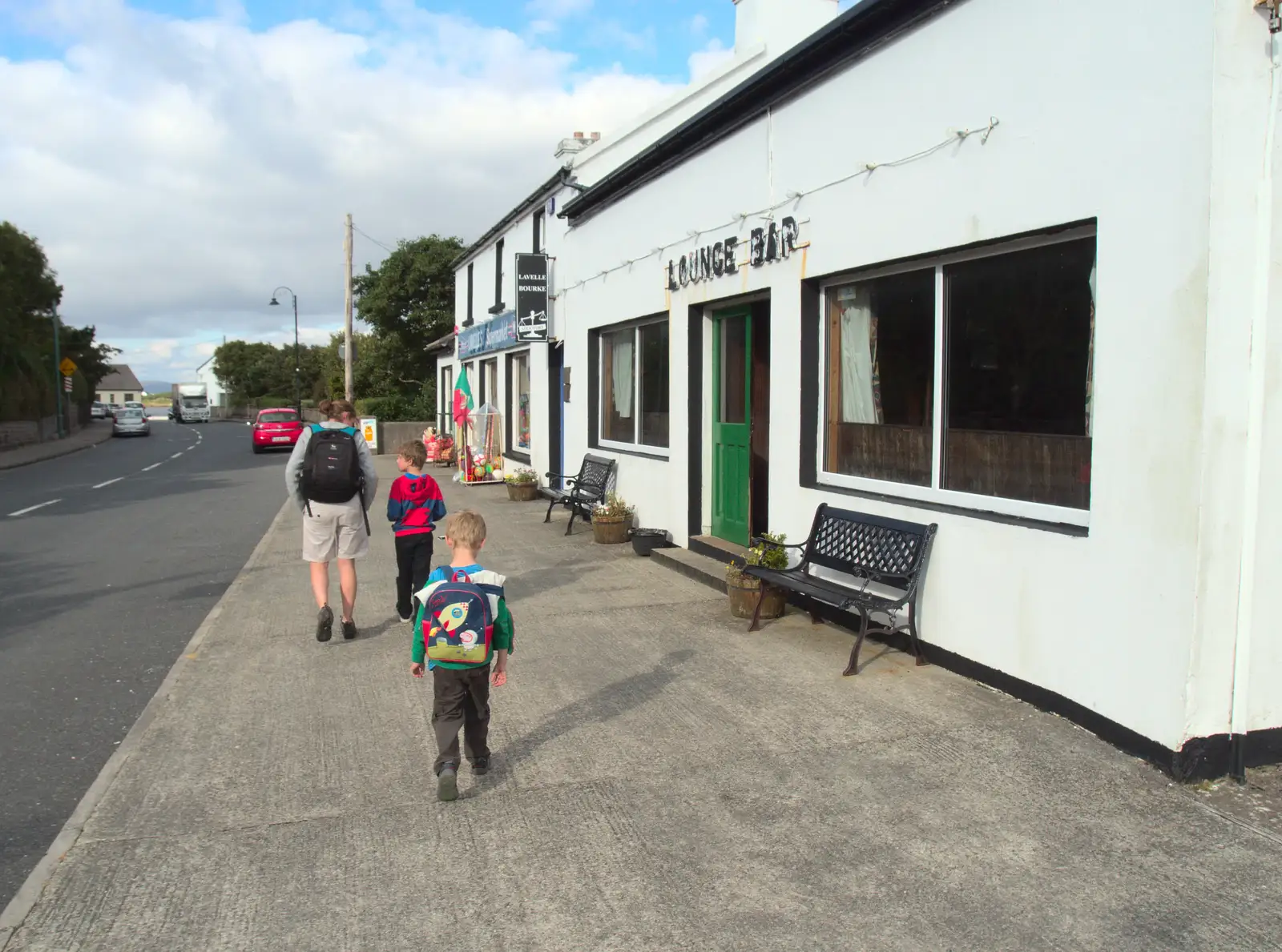 We wander past the derelict-looking 'Lounge Bar', from A Bike Ride to Mulranny, County Mayo, Ireland - 9th August 2017