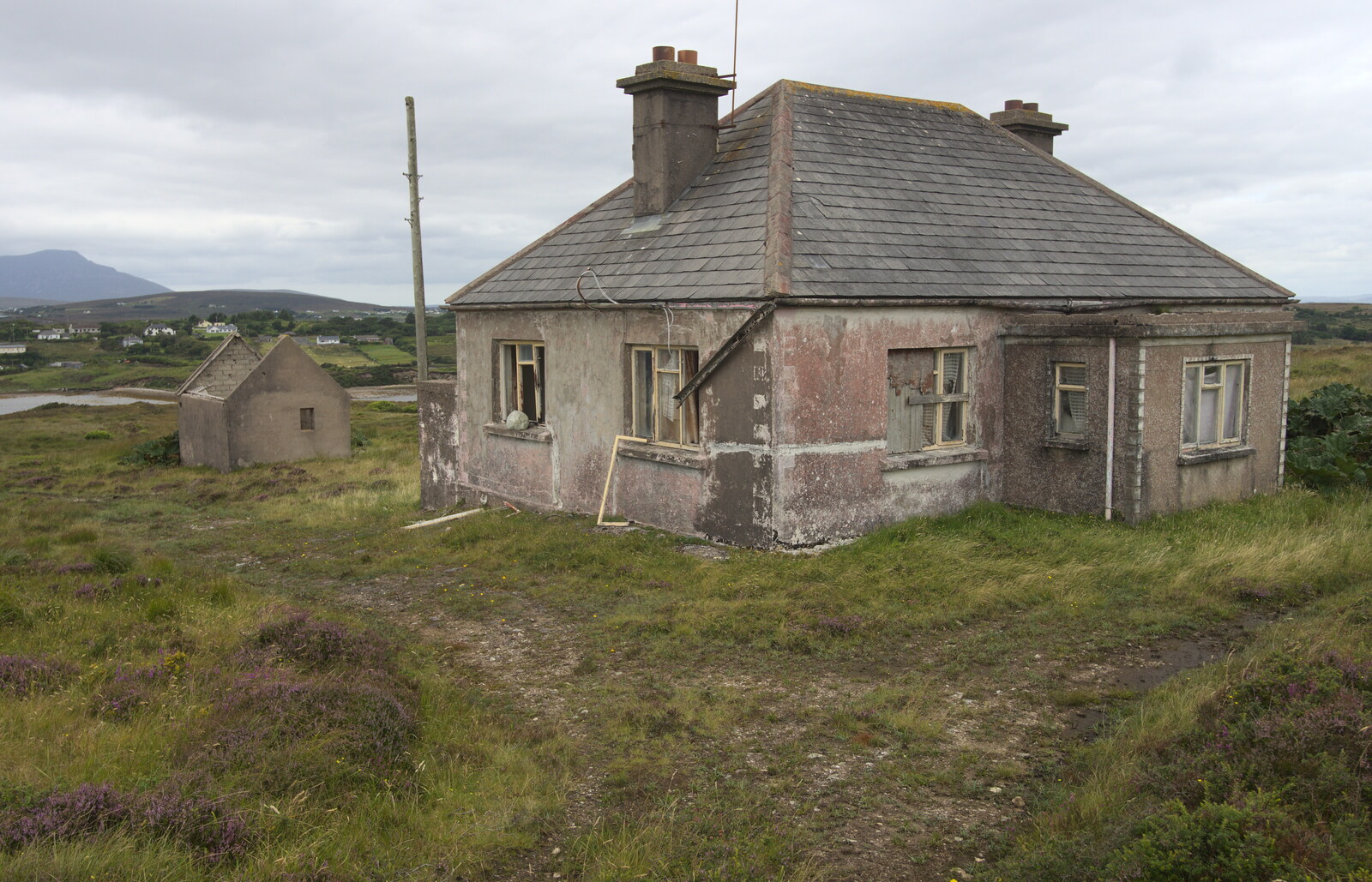 Another derelict house in Belfarsad from From Achill to Strokestown, Mayo and Roscommon, Ireland - 10th August 2017