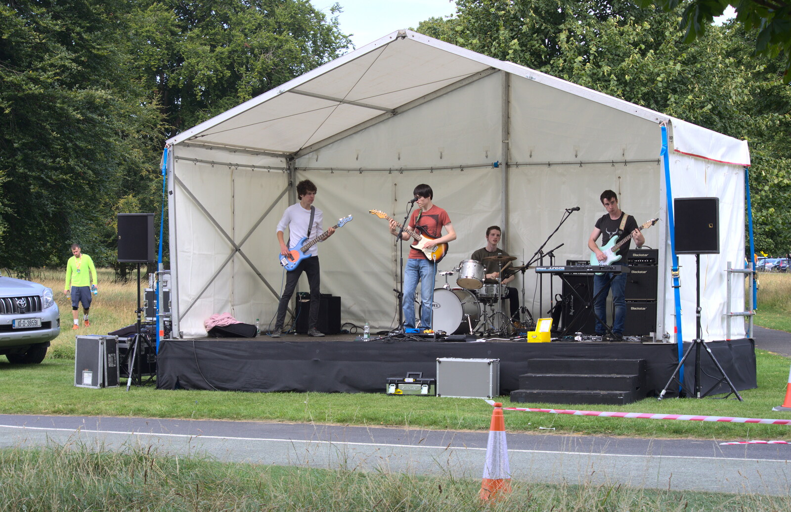 One of the bands on the marathon route from Isobel's Rock'n'Roll Half Marathon, Dublin, Ireland - 13th August 2017