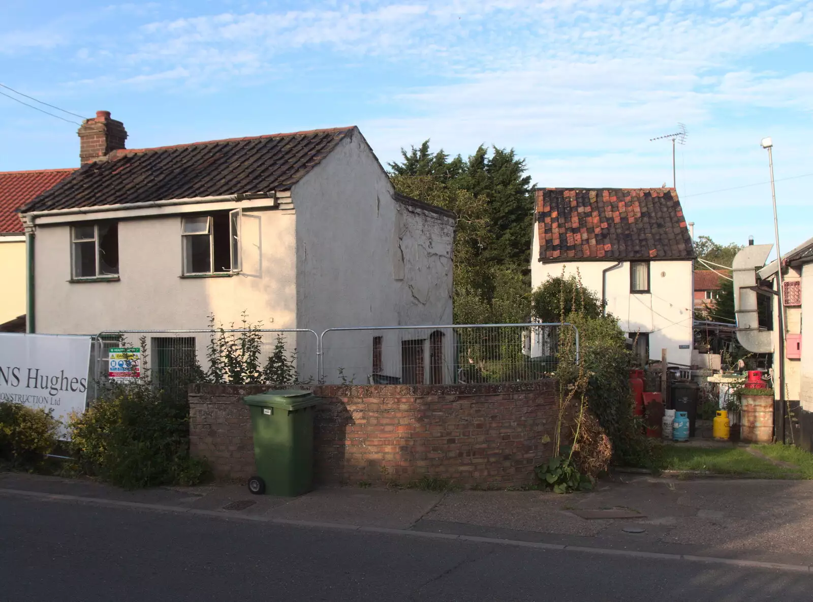 A derelict house next to the White Elephant, from A Summer Fete, Palgrave, Suffolk - 10th September 2017