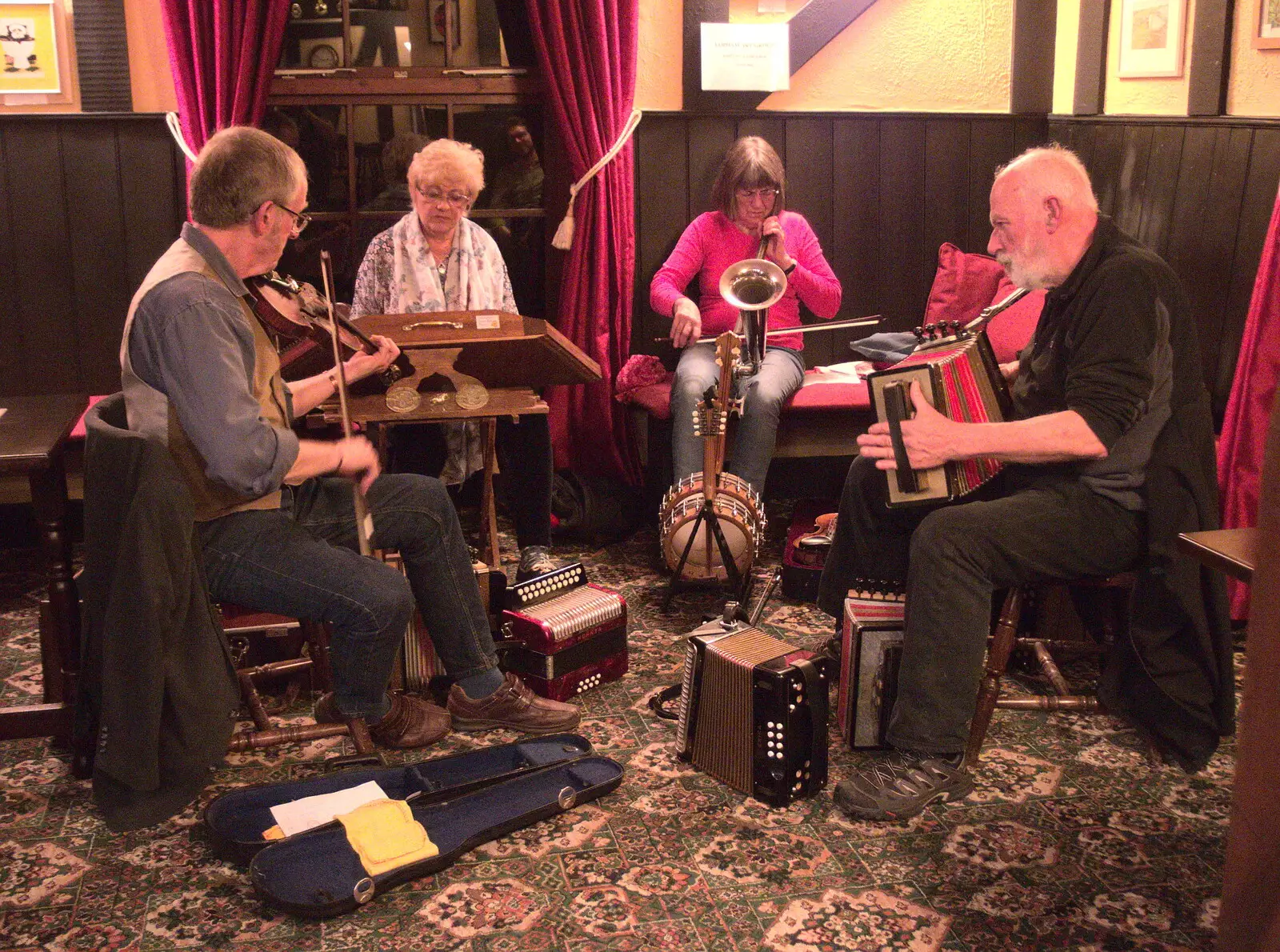 There's an interesting folk band in the Cherry Tree, from Hyde Park and Carpets, London and Diss - 20th September 2017