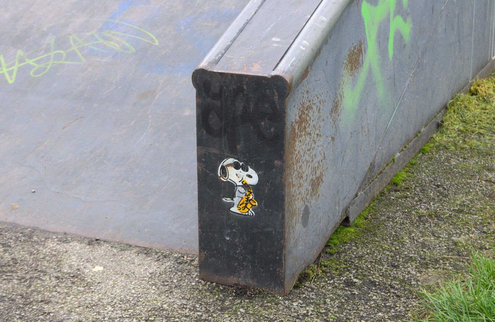 Snoopy graffiti on a skate ramp from Skate Parks and Orange Skies, Brome and Eye, Suffolk - 10th October 2017