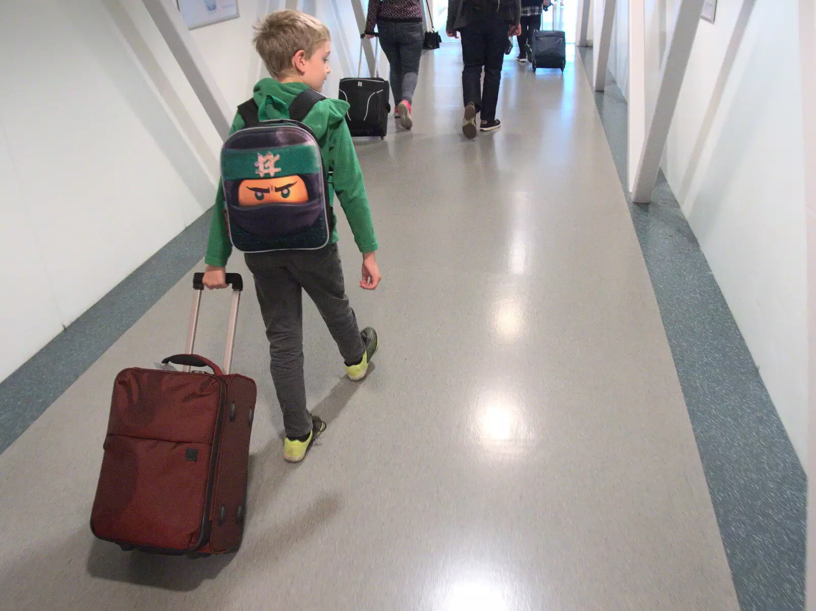 Fred hauls his wheelie suitcase, from Barcelona and Parc Montjuïc, Catalonia, Spain - 21st October 2017