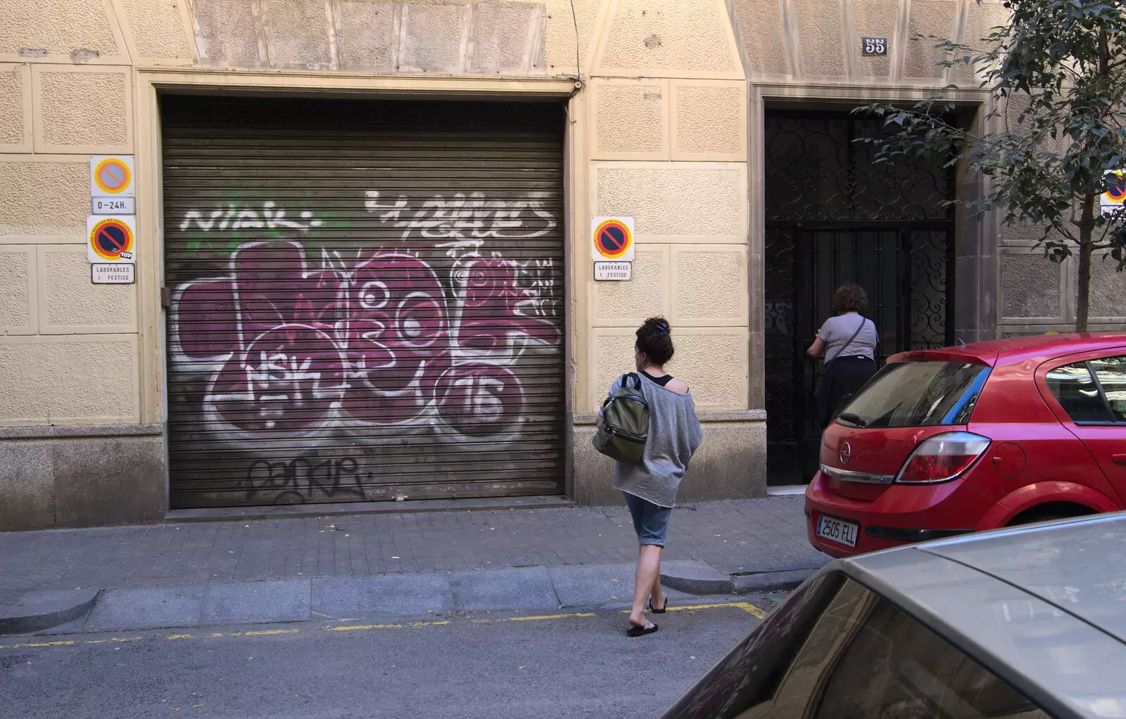 Evelyn looks at graffiti, from Barcelona and Parc Montjuïc, Catalonia, Spain - 21st October 2017