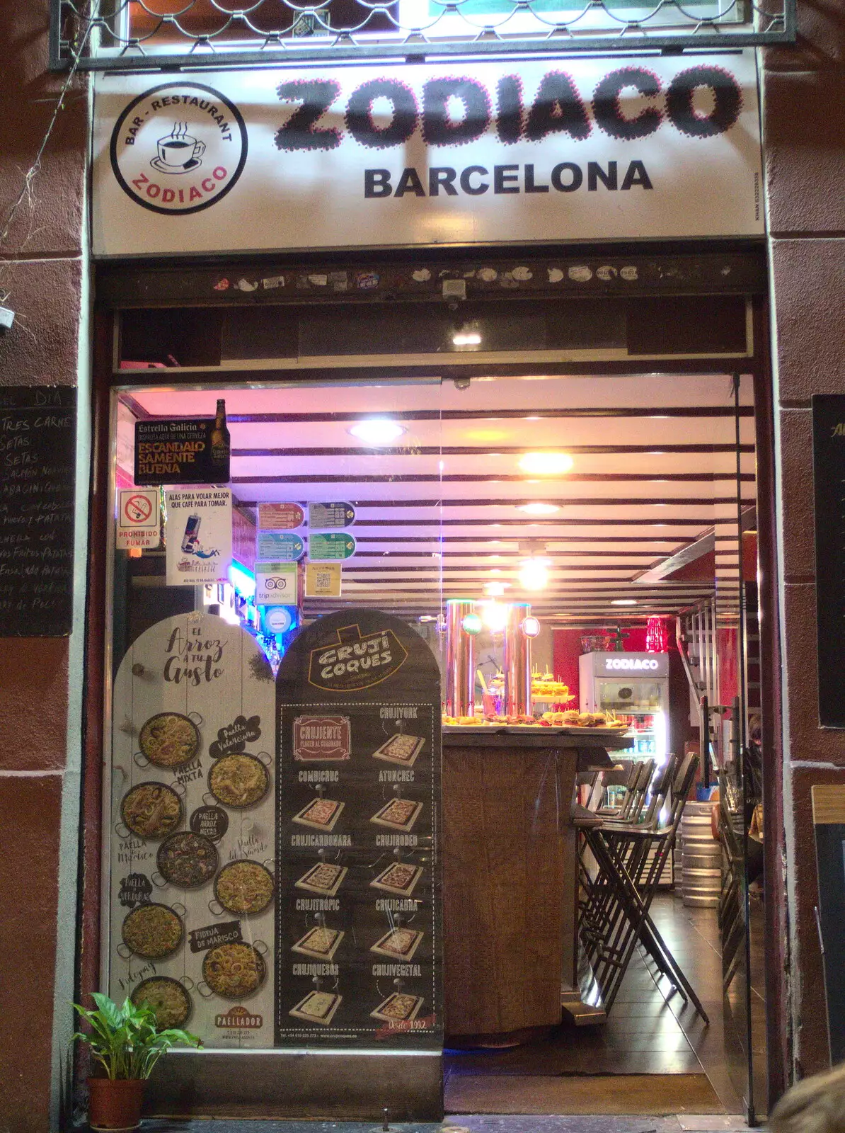 Our first tapas bar for the evening - Zodiaco, from L'Aquarium de Barcelona, Port Vell, Catalonia, Spain - 23rd October 2017