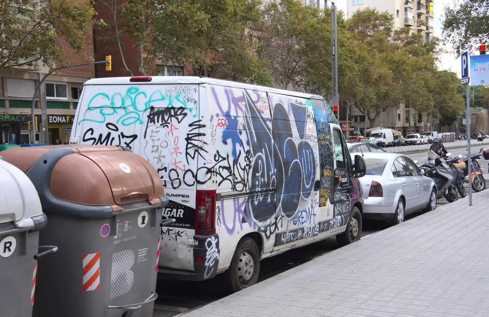 Another graffiti van, from L'Aquarium de Barcelona, Port Vell, Catalonia, Spain - 23rd October 2017