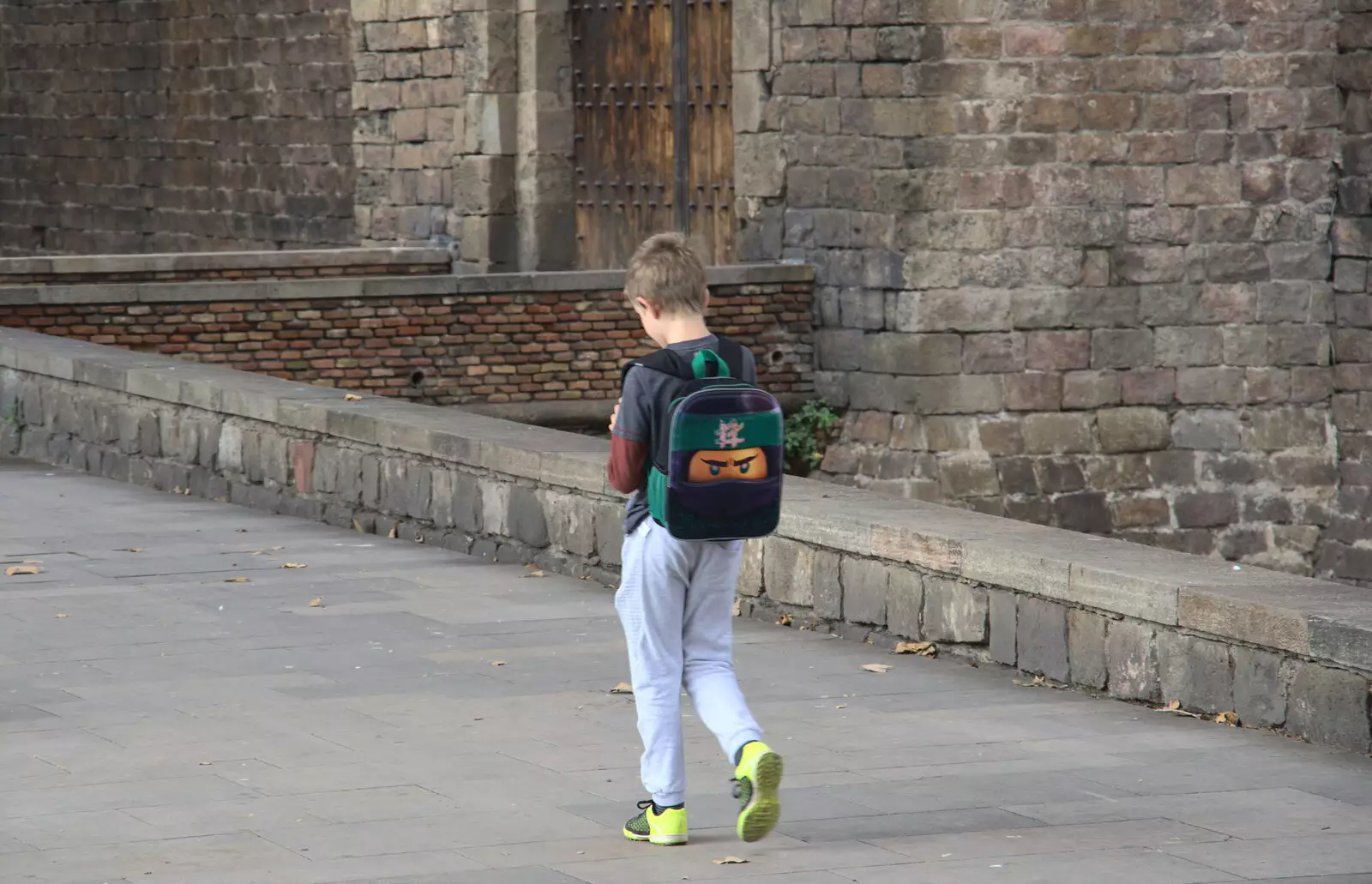 Fred wanders off, from L'Aquarium de Barcelona, Port Vell, Catalonia, Spain - 23rd October 2017