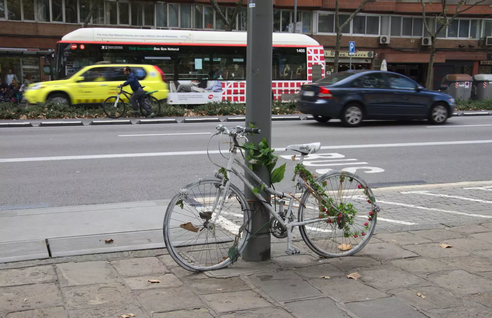 A bicycle covered in leaves, from L'Aquarium de Barcelona, Port Vell, Catalonia, Spain - 23rd October 2017