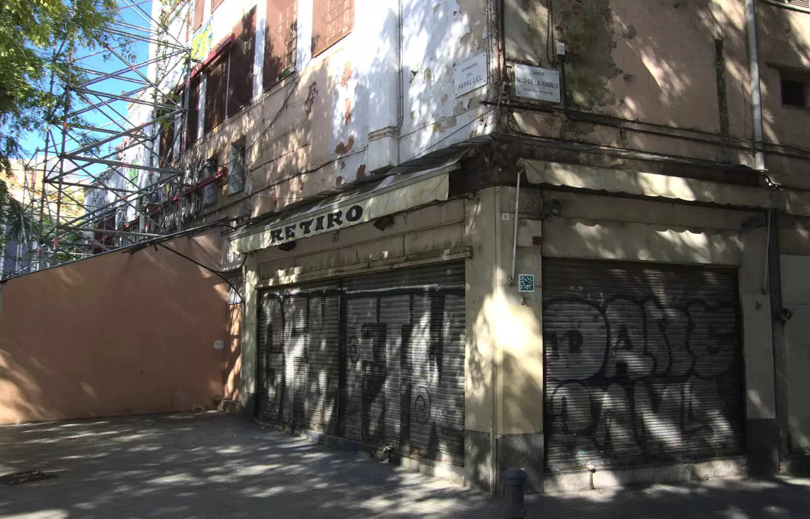 Derelict building, from L'Aquarium de Barcelona, Port Vell, Catalonia, Spain - 23rd October 2017