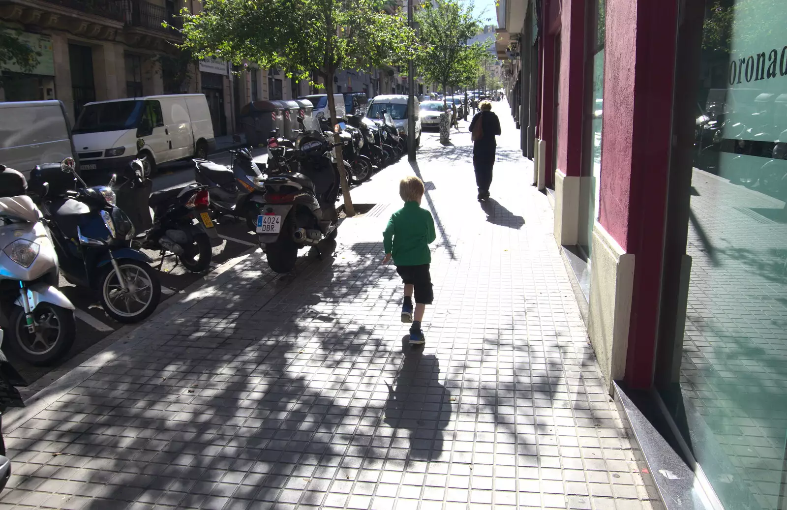 Harry runs off up the street, from L'Aquarium de Barcelona, Port Vell, Catalonia, Spain - 23rd October 2017