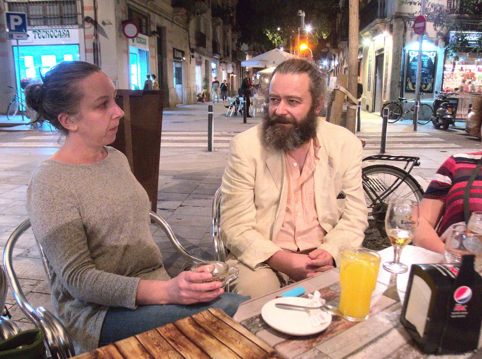 Gilly and Noddy outside Zodiaco, from A Barcelona Bus Tour, Catalonia, Spain - 25th October 2017