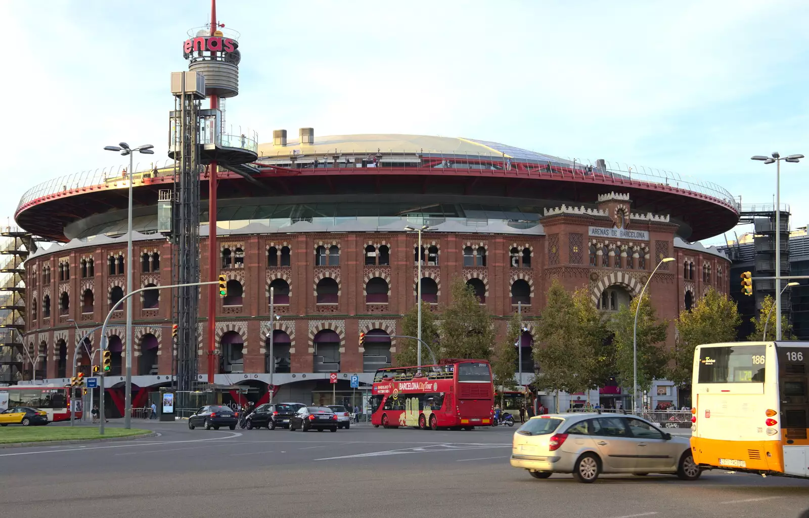 The Arenas de Barcelona, from A Barcelona Bus Tour, Catalonia, Spain - 25th October 2017