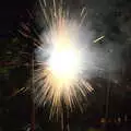 A cool radiant firework, Alex and Anita's Fireworks, Cemetery House, Eye, Suffolk - 5th November 2017