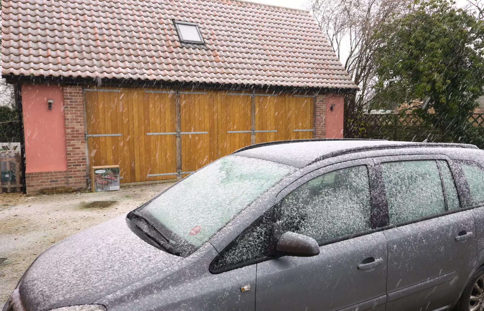 It starts snowing, from An Early Snow Day and the Christmas Tree, Brome, Suffolk - 10th December 2017