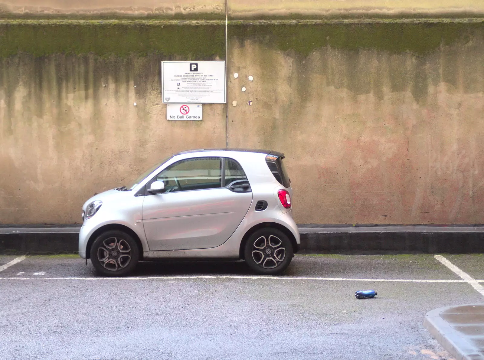 A tiny car in a very big space, from A Work Lunch in Nandos, Bayswater Grove, West London - 20th December 2017