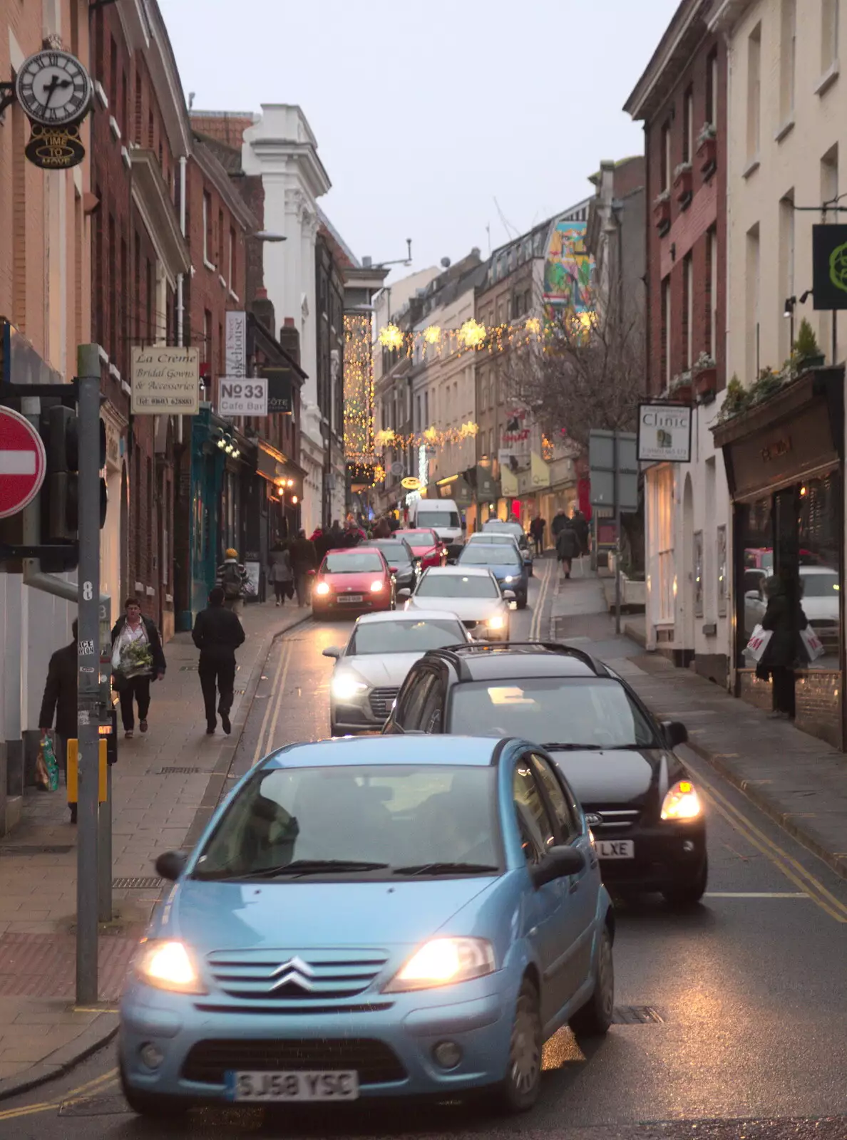 A stream of cars drives down Exchange Street, from A Spot of Christmas Shopping, Norwich and Diss, Norfolk - 23rd December 2017