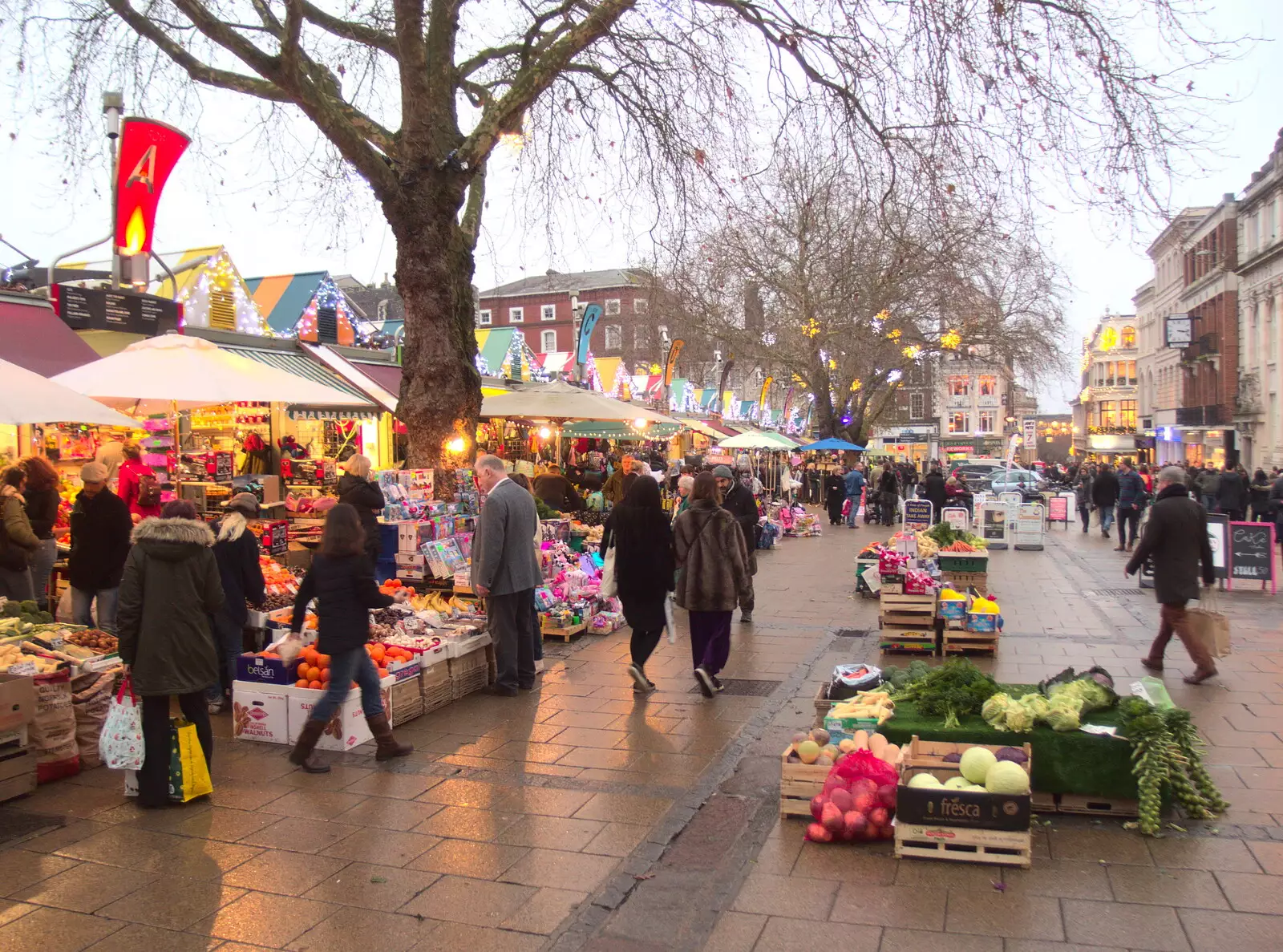 Gentleman's Walk and the market, from A Spot of Christmas Shopping, Norwich and Diss, Norfolk - 23rd December 2017