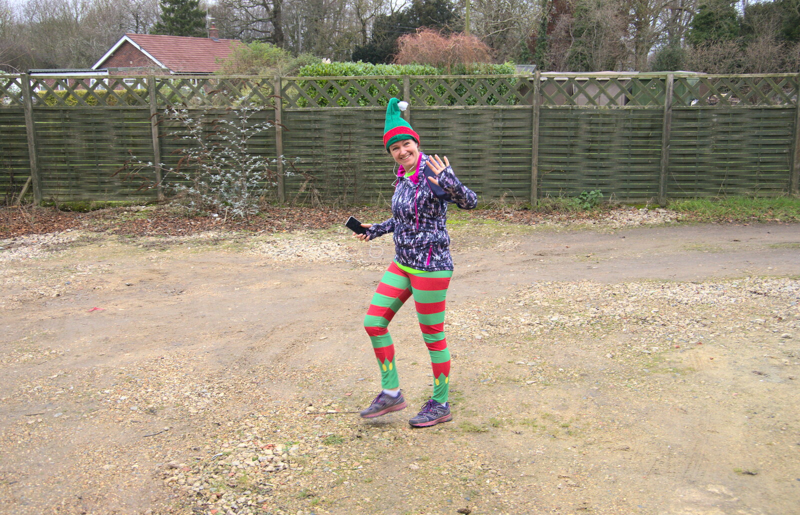 Isobel goes for a Christmas run in elf leggings from Christmas Day and The Swan Inn, Brome, Suffolk - 25th December 2017