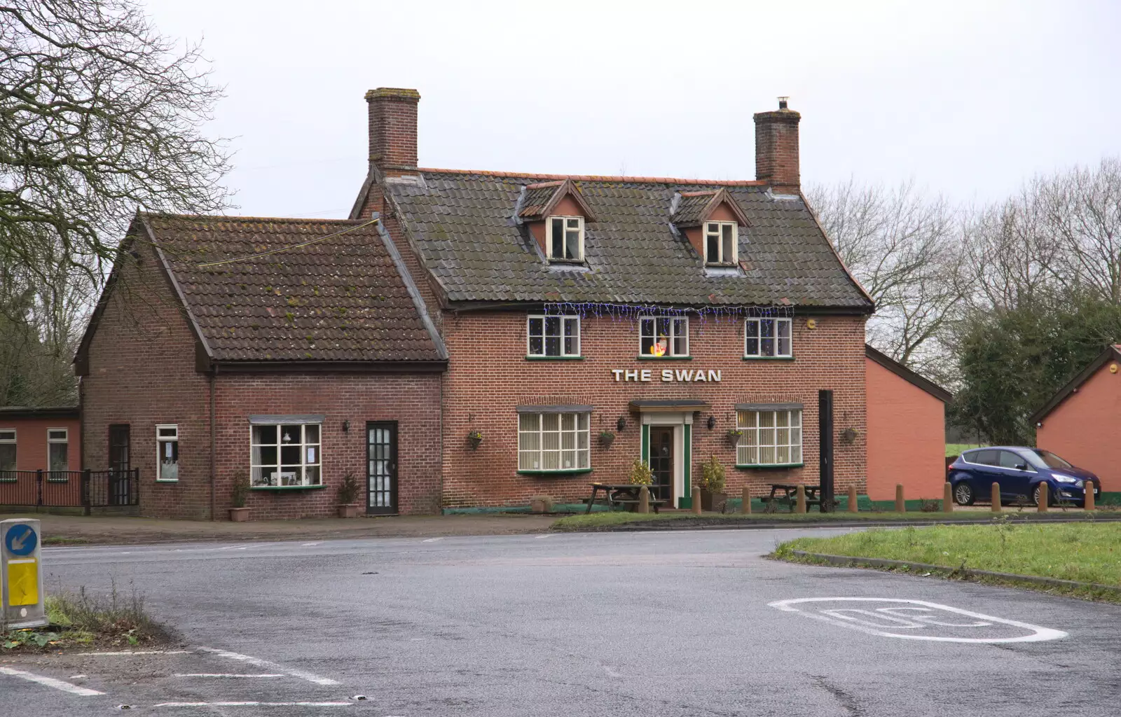 The Swan, minus its sign, from Christmas Day and The Swan Inn, Brome, Suffolk - 25th December 2017