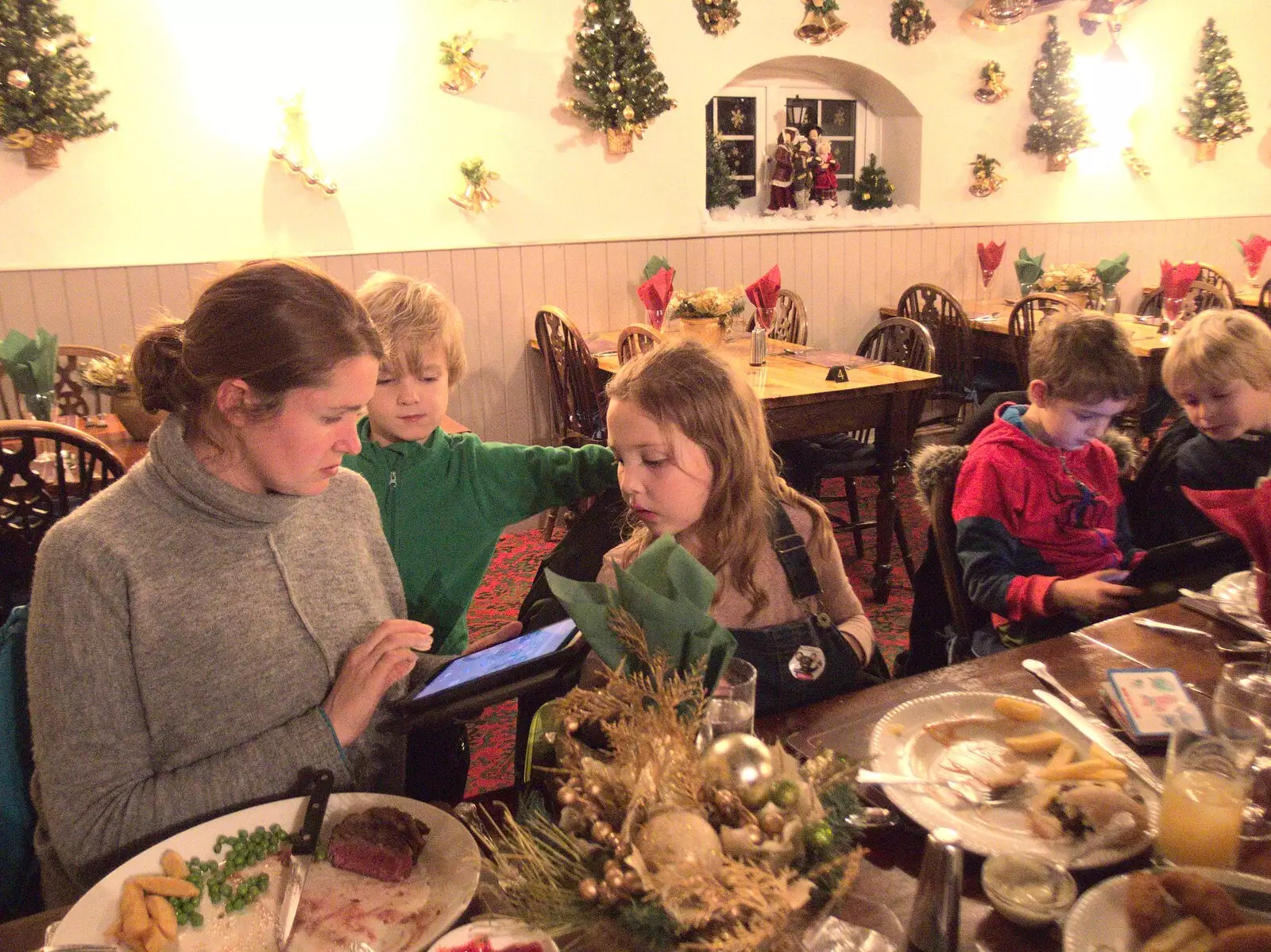 Isobel sets the tablet up, from An End-of-Year Trip to Spreyton, Devon - 29th December 2017