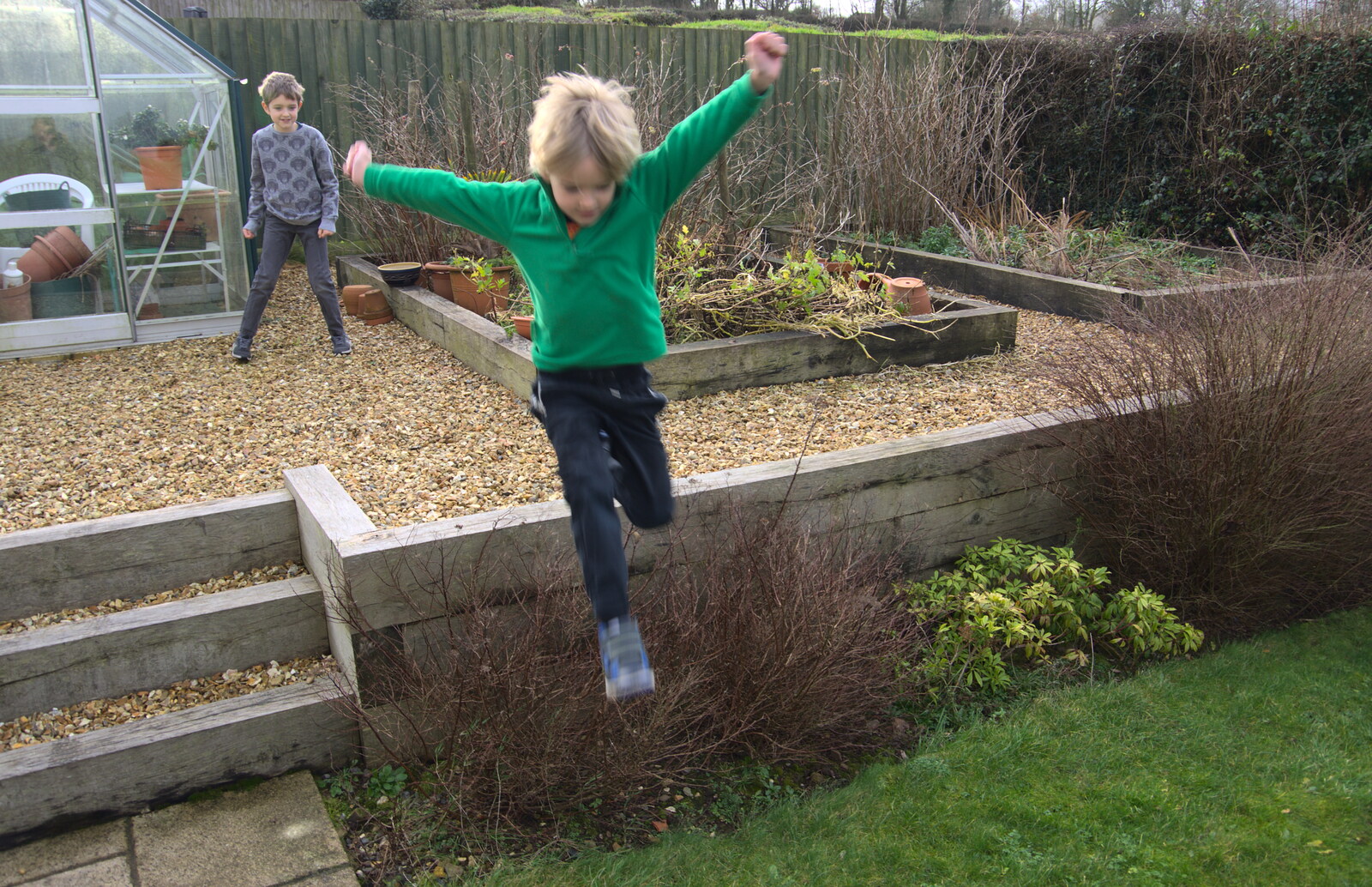Harry jumps off the sleeper wall from Killerton House, Broadclyst, Devon - 30th December 2017