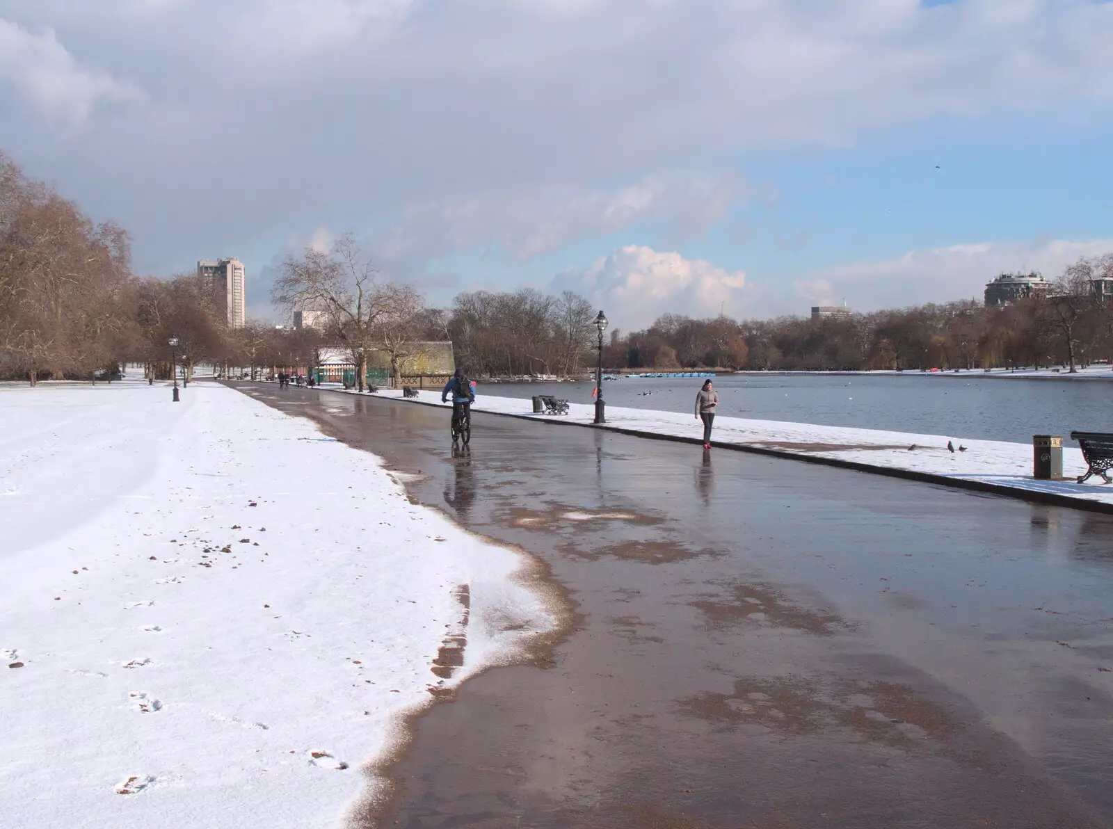 Hyde Park and The Serpentine, from Snowmageddon: The Beast From the East, Suffolk and London - 27th February 2018