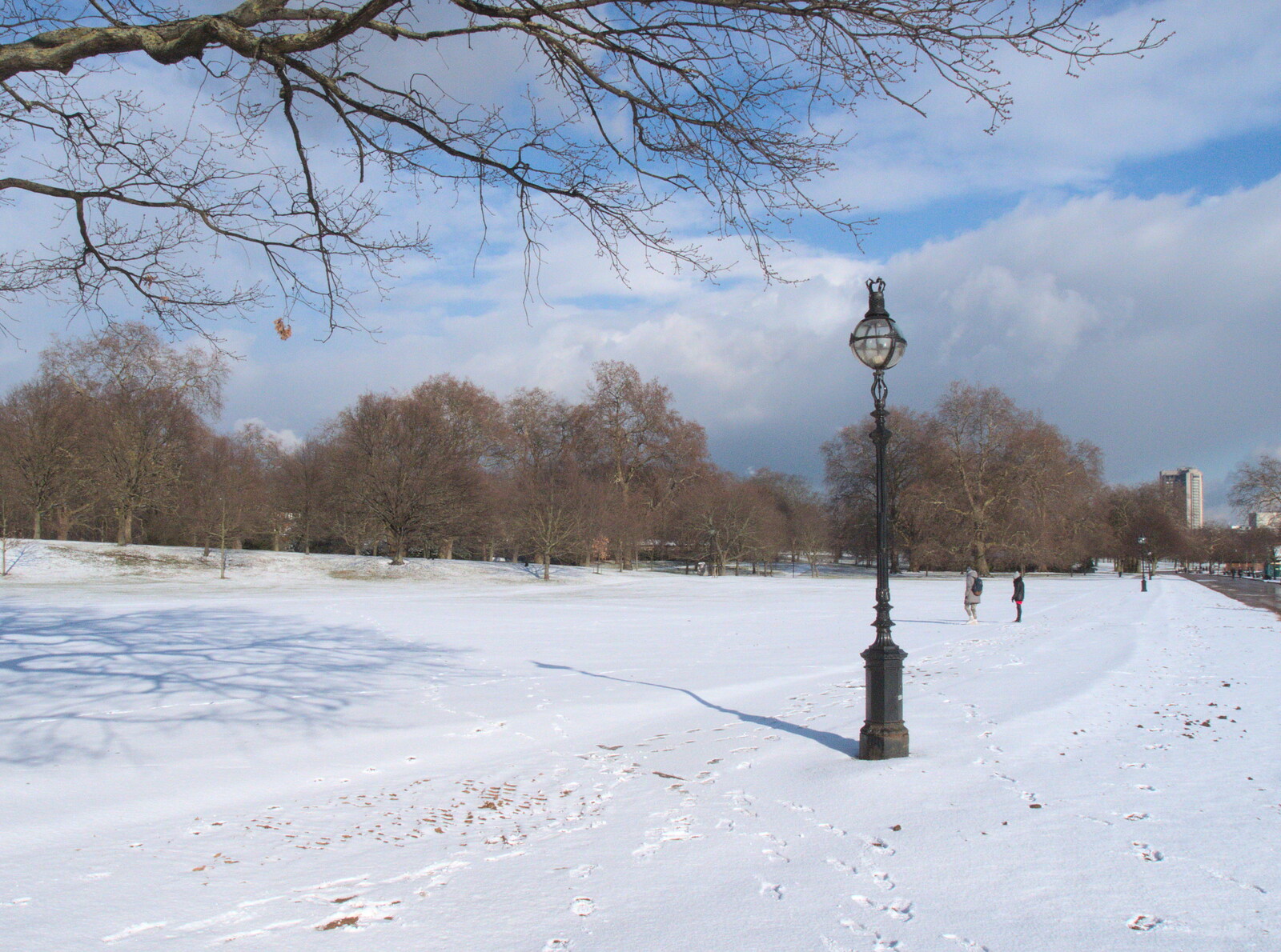 Snowmageddon: The Beast From the East, Suffolk and London - 27th February 2018: A snowy Hyde Park