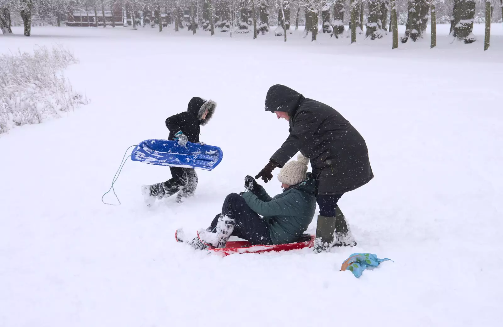 Rachel gives Isobel a push, from The Beast From the East: Snow Days, Brome, Suffolk - 28th February 2018