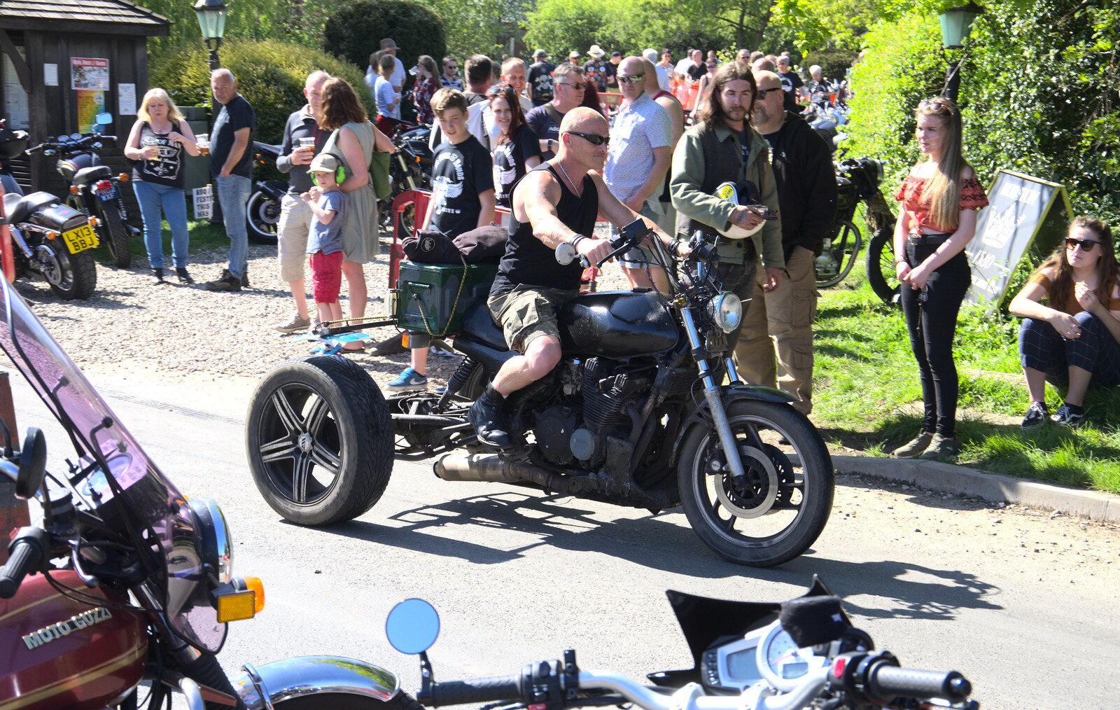 A trike trundles around from Beer, Bikes and Bands, Burston Crown, Burston, Norfolk - 6th May 2018