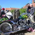 DH inspects a bike, Beer, Bikes and Bands, Burston Crown, Burston, Norfolk - 6th May 2018