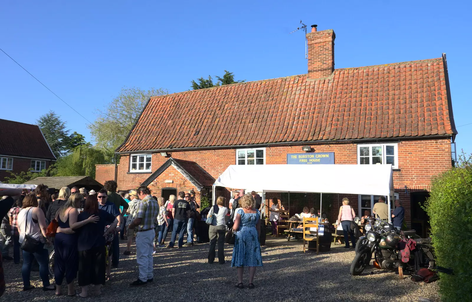 Crowds outside the Burston Crown, from Beer, Bikes and Bands, Burston Crown, Burston, Norfolk - 6th May 2018