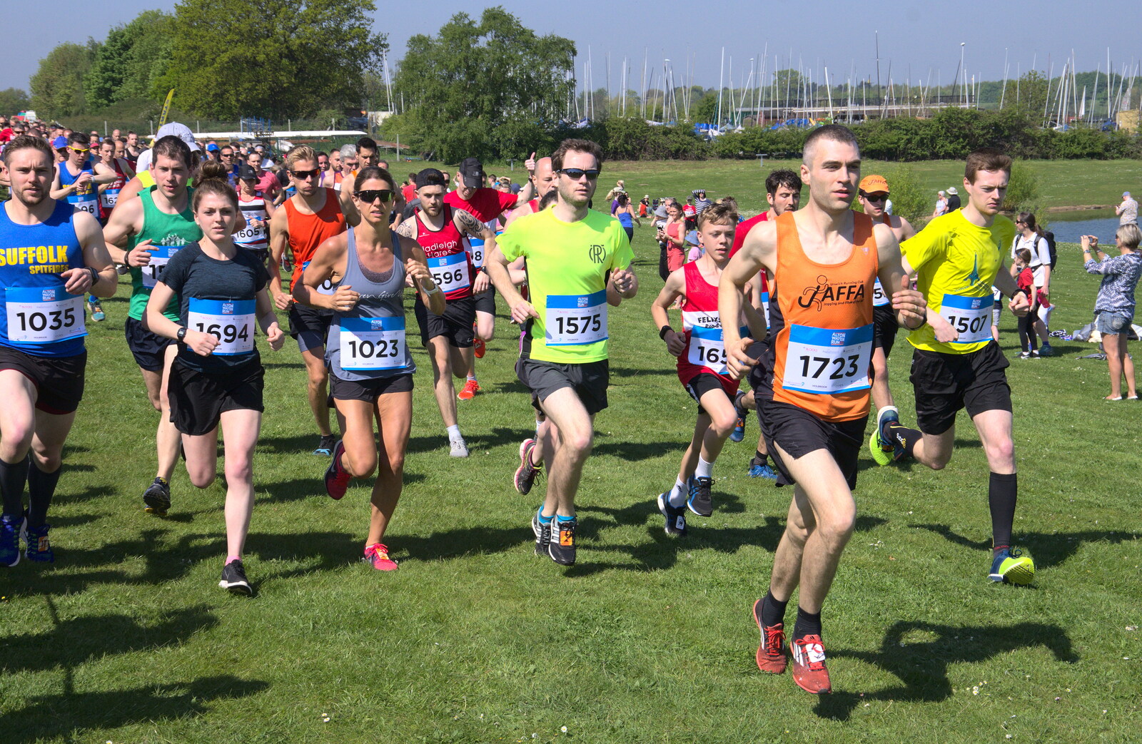 The serious runners go first from Isobel's 10km Run, Alton Water, Stutton, Suffolk - 6th May 2018