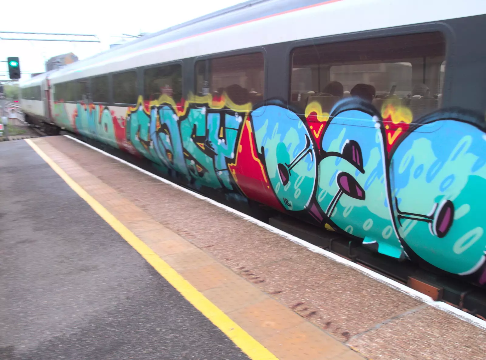 The graffiti train heads up the line to Norwich, from A Bike Ride to the Railway Tavern, Mellis, Suffolk - 7th May 2018