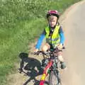 Harry's on the tow bar, A Bike Ride to the Railway Tavern, Mellis, Suffolk - 7th May 2018