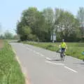 Isobel and Harry cycle up to the Mellis Railway, A Bike Ride to the Railway Tavern, Mellis, Suffolk - 7th May 2018